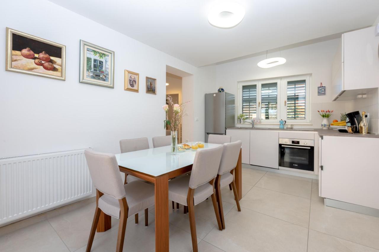 Apartment "Dida" With Free Private Parking Solin Exterior photo